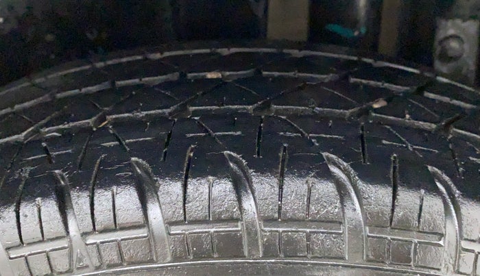 2014 Maruti Swift LDI BS IV, Diesel, Manual, 47,617 km, Left Rear Tyre Tread
