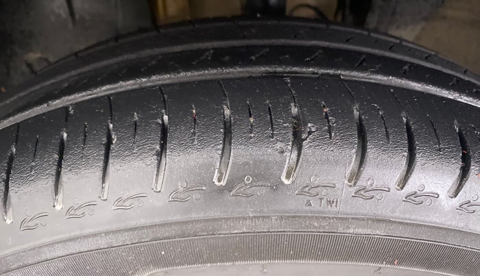 2019 Renault TRIBER 1.0 RXT, Petrol, Manual, 38,946 km, Left Front Tyre Tread