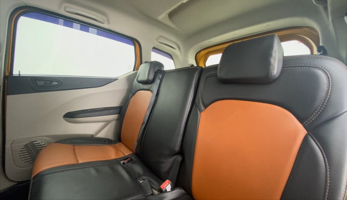 2019 Renault TRIBER 1.0 RXT, Petrol, Manual, 38,946 km, Right Side Rear Door Cabin
