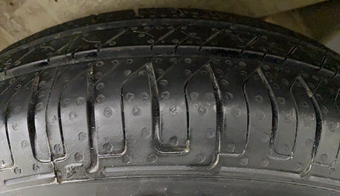 2018 Maruti Wagon R 1.0 LXI CNG, CNG, Manual, 92,252 km, Left Front Tyre Tread