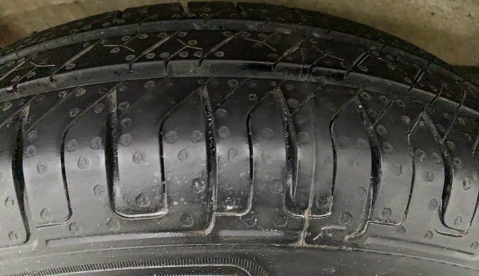 2018 Maruti Wagon R 1.0 LXI CNG, CNG, Manual, 92,252 km, Right Front Tyre Tread
