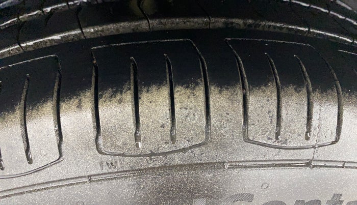 2015 Volkswagen Polo COMFORTLINE 1.5L, Diesel, Manual, 83,063 km, Right Rear Tyre Tread