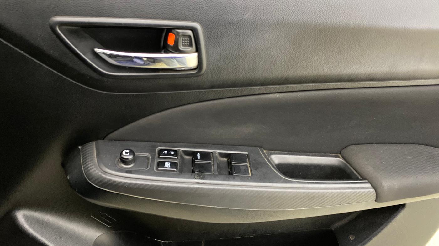 2020 Maruti Swift VXI AMT, Petrol, Automatic, 90,008 km, Driver Side Door Panels Control