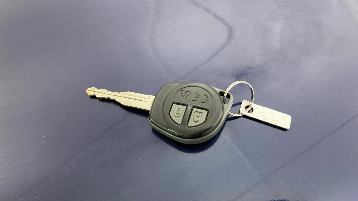 2020 Maruti Swift VXI AMT, Petrol, Automatic, 90,008 km, Key Close Up