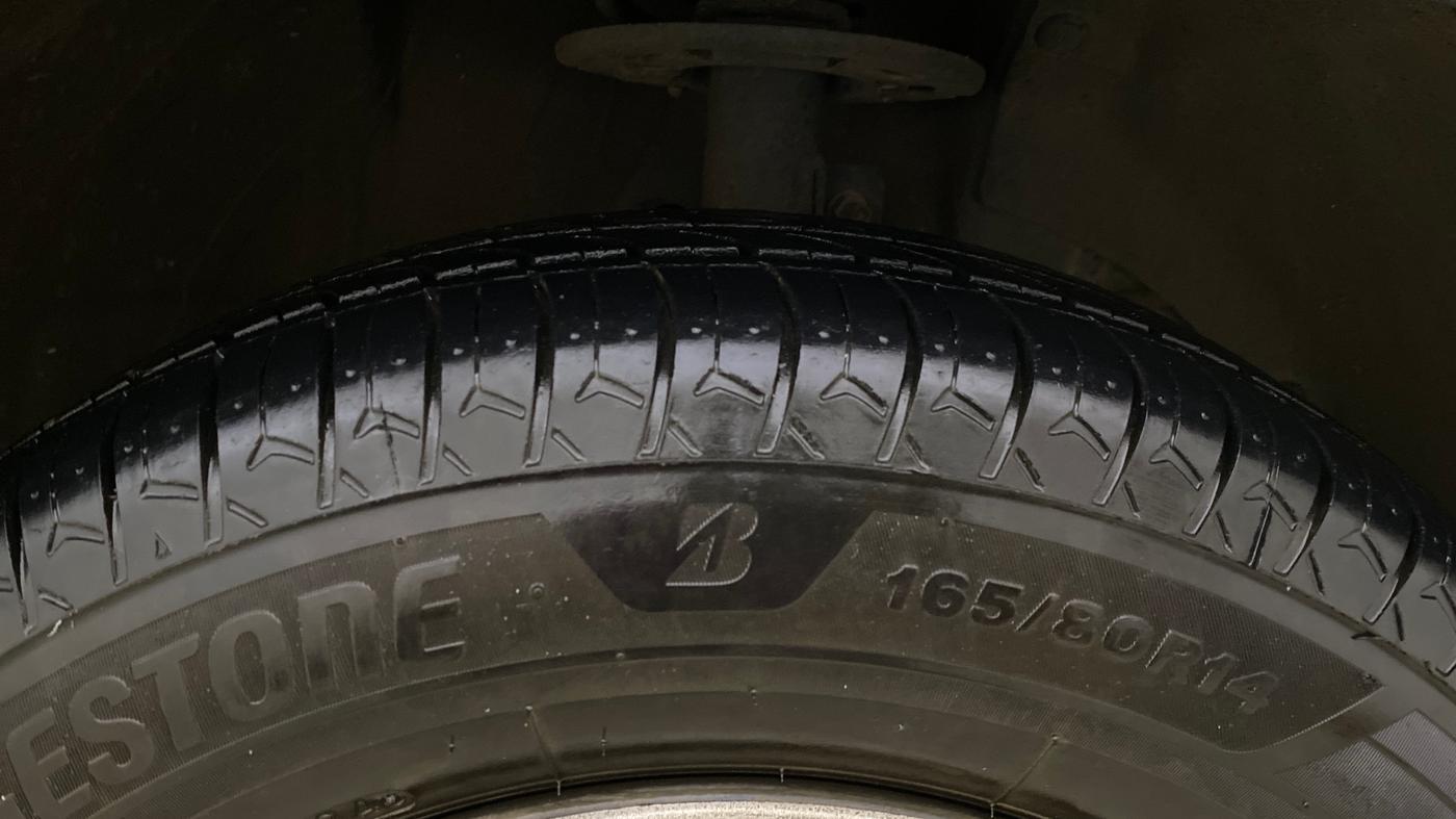2020 Maruti Swift VXI AMT, Petrol, Automatic, 90,008 km, Right Front Tyre Tread