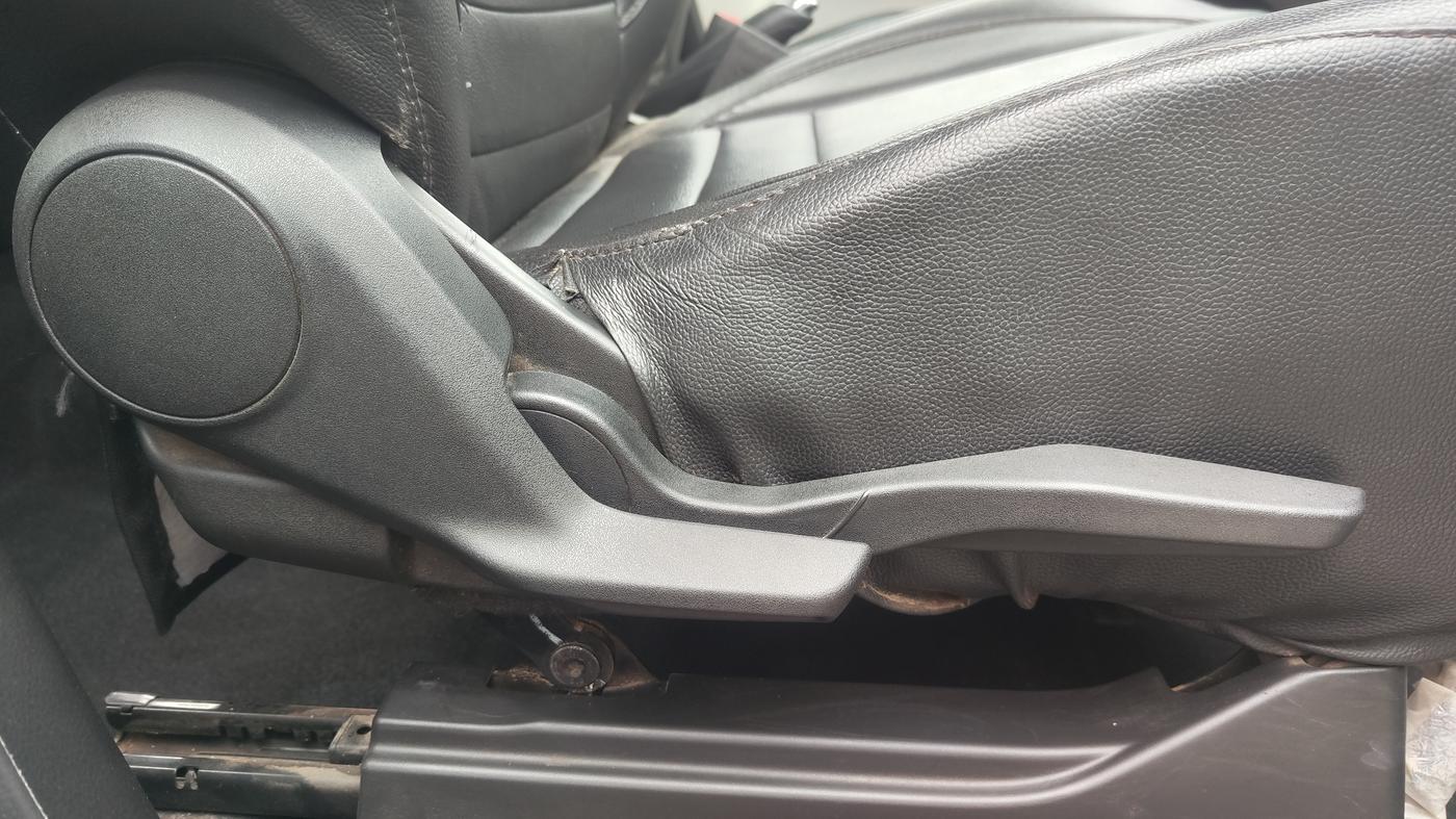 2022 Maruti IGNIS ALPHA 1.2, Petrol, Manual, 44,892 km, Driver Side Adjustment Panel