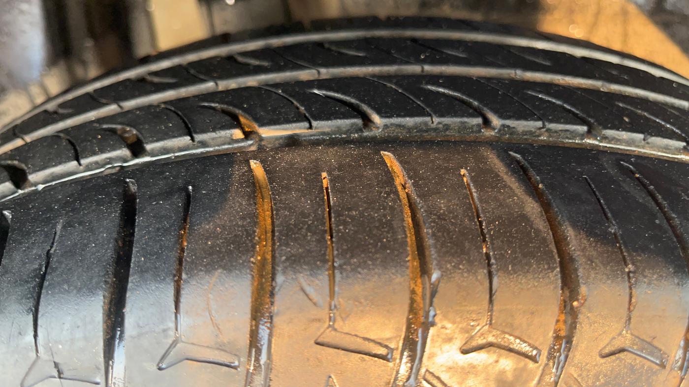 2018 Maruti Dzire ZXI PLUS AMT, Petrol, Automatic, 1,32,185 km, Right Rear Tyre Tread