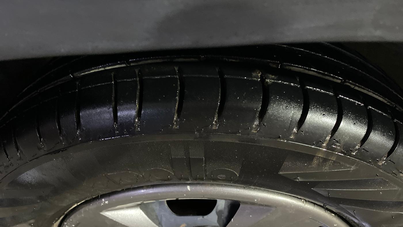 2016 Renault Kwid RXT 1.0, Petrol, Manual, 94,621 km, Left Rear Tyre Tread