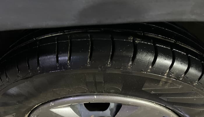 2016 Renault Kwid RXT 1.0, Petrol, Manual, 94,466 km, Left Rear Tyre Tread