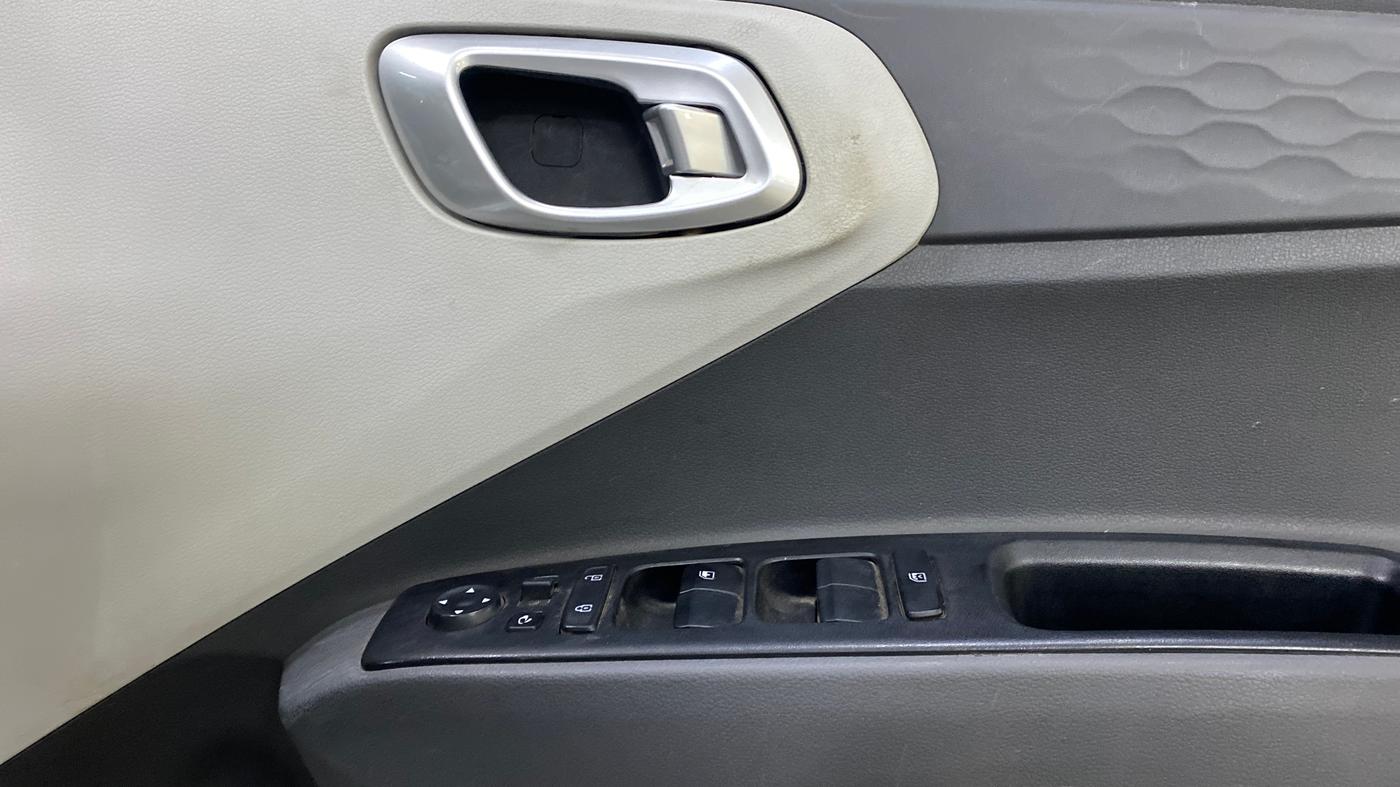 2022 Hyundai GRAND I10 NIOS SPORTZ 1.2 KAPPA VTVT, Petrol, Manual, 28,176 km, Driver Side Door Panels Control