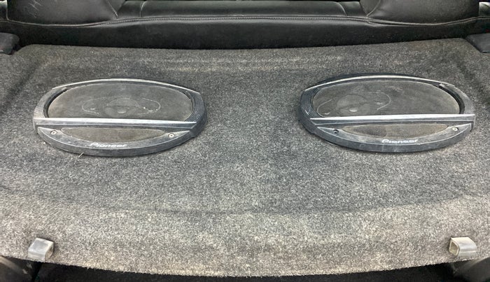2016 Renault Kwid RXT 0.8 (O), Petrol, Manual, 42,203 km, Infotainment system - Rear speakers missing / not working
