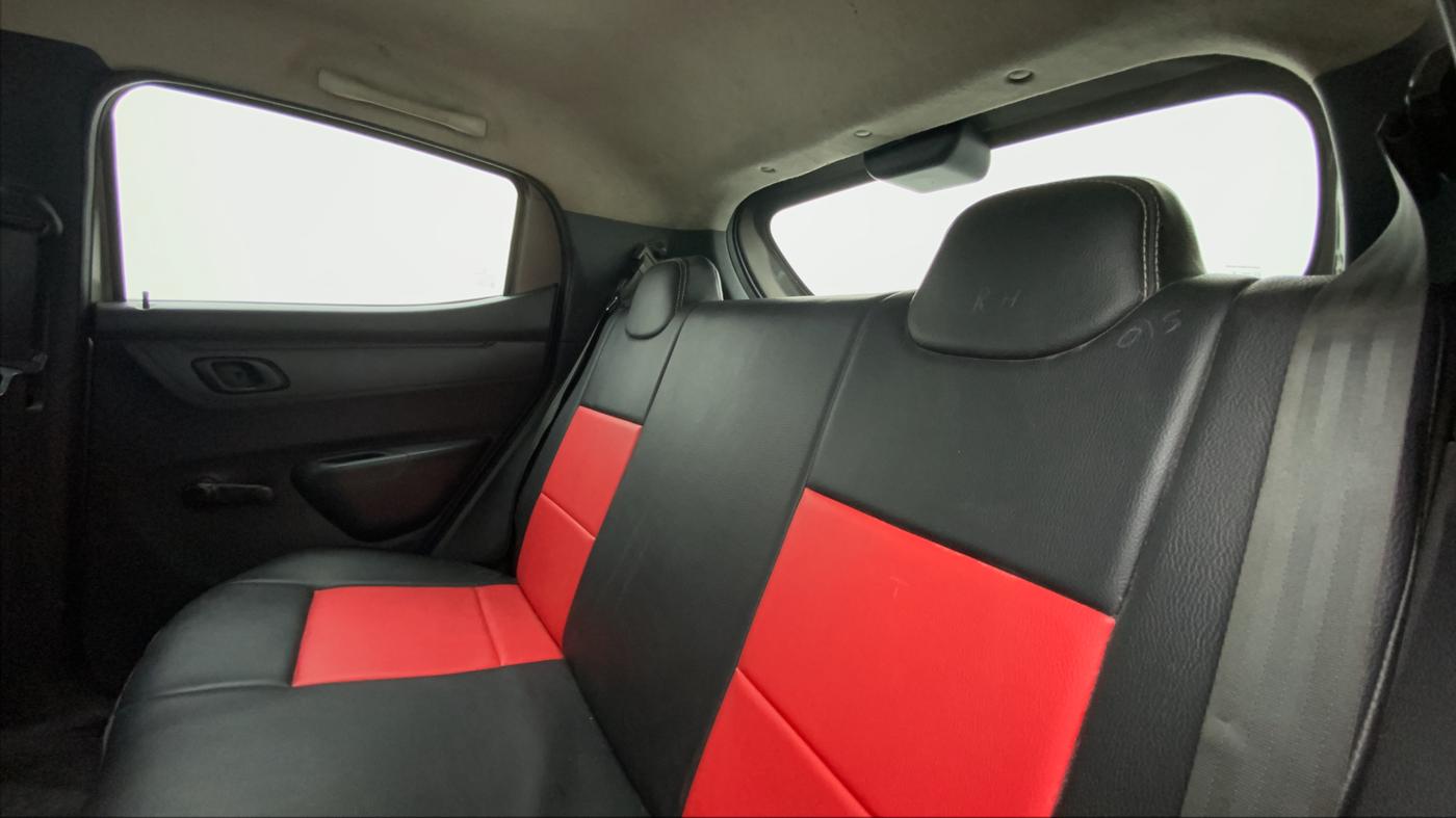 2016 Renault Kwid RXT 0.8 (O), Petrol, Manual, 42,203 km, Right Side Rear Door Cabin