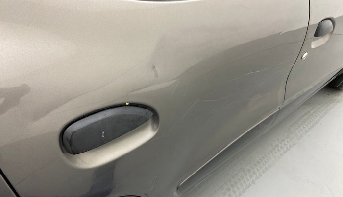 2016 Renault Kwid RXT 0.8 (O), Petrol, Manual, 42,203 km, Right rear door - Slightly dented