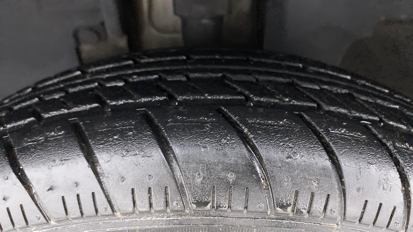 2016 Renault Kwid RXT 0.8 (O), Petrol, Manual, 42,203 km, Left Front Tyre Tread