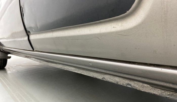 2016 Renault Kwid RXT 0.8 (O), Petrol, Manual, 42,203 km, Left running board - Minor scratches
