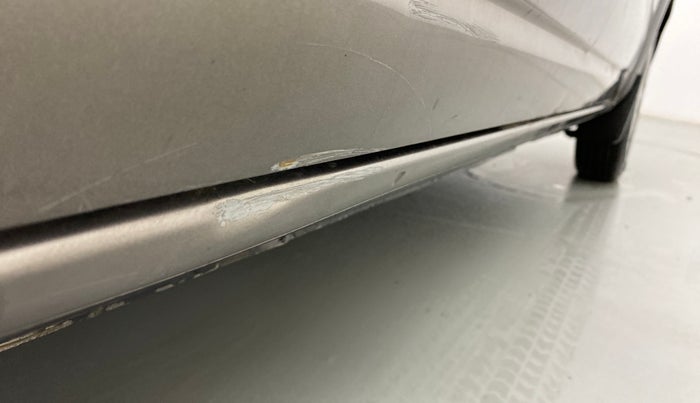 2016 Renault Kwid RXT 0.8 (O), Petrol, Manual, 42,203 km, Right running board - Slightly dented