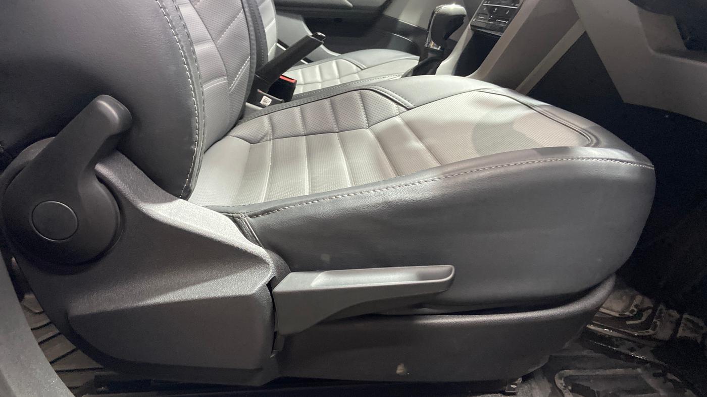 2025 Skoda KUSHAQ Sportline 1.0L TSI AT, Petrol, Automatic, 6,830 km, Driver Side Adjustment Panel