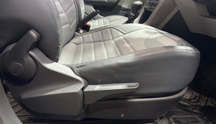 2025 Skoda KUSHAQ Sportline 1.0L TSI AT, Petrol, Automatic, 6,830 km, Driver Side Adjustment Panel