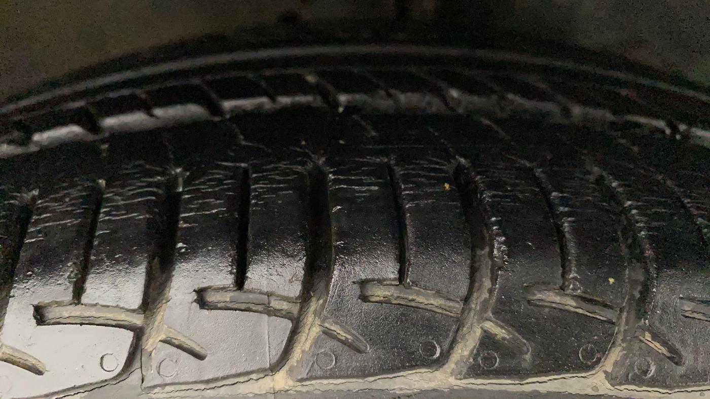 2016 Maruti Baleno DELTA PETROL 1.2, Petrol, Manual, 44,793 km, Right Front Tyre Tread