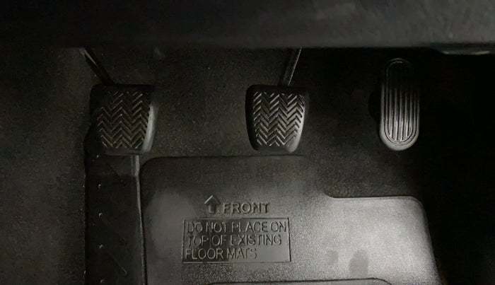 2018 Toyota Innova Crysta 2.4 GX 8 STR, Diesel, Manual, 54,051 km, Pedals