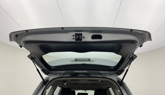 2018 Toyota Innova Crysta 2.4 GX 8 STR, Diesel, Manual, 54,051 km, Boot Door Open