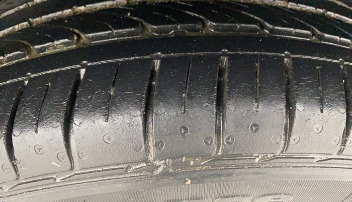 2018 Volkswagen Polo HIGHLINE PLUS 1.0 16 ALLOY, Petrol, Manual, 11,091 km, Left Rear Tyre Tread