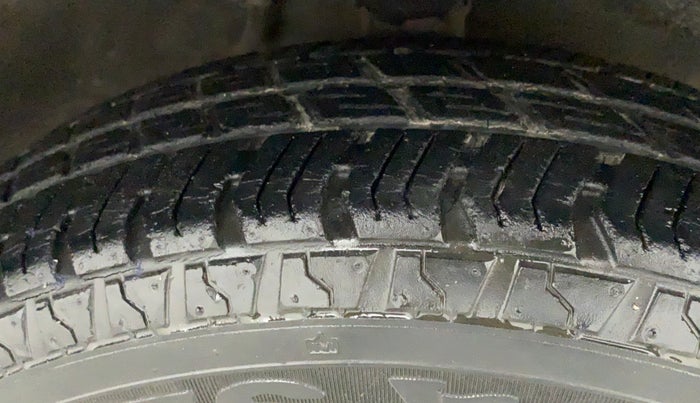 2013 Maruti Alto 800 VXI, Petrol, Manual, 29,997 km, Right Front Tyre Tread