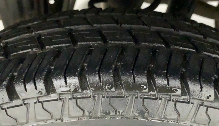 2013 Maruti Alto 800 VXI, Petrol, Manual, 29,997 km, Right Rear Tyre Tread