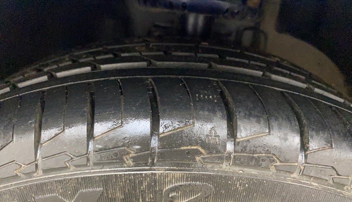 2020 Volkswagen Vento HIGHLINE PLUS 1.0L TSI, Petrol, Manual, 75,662 km, Left Front Tyre Tread