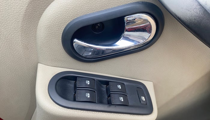 2014 Nissan Terrano XL (P), Petrol, Manual, 60,472 km, Driver Side Door Panels Control