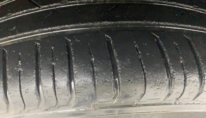 2014 Nissan Terrano XL (P), Petrol, Manual, 60,472 km, Left Front Tyre Tread