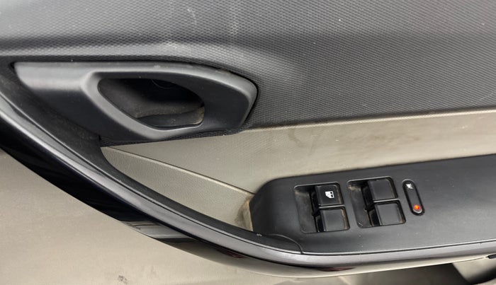 2019 Tata Tiago XZ PETROL, Petrol, Manual, 1,06,289 km, Driver Side Door Panels Control