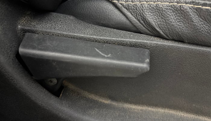 2019 Tata Tiago XZ PETROL, Petrol, Manual, 1,06,289 km, Driver Side Adjustment Panel