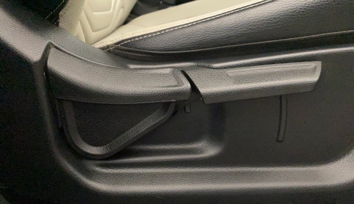 2023 KIA SONET HTX PLUS 1.5 DIESEL IMT , Diesel, Manual, 69,758 km, Driver Side Adjustment Panel