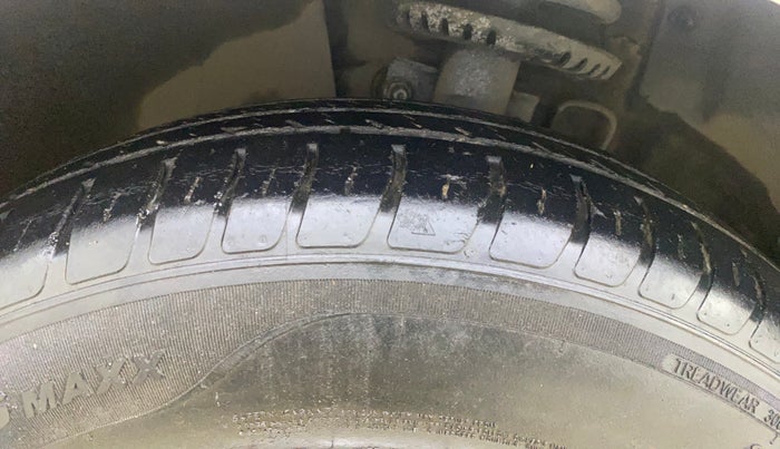 2012 Volkswagen Polo TRENDLINE 1.2L PETROL, Petrol, Manual, 1,00,825 km, Left Front Tyre Tread