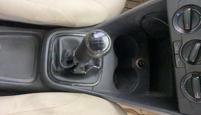 2012 Volkswagen Polo TRENDLINE 1.2L PETROL, Petrol, Manual, 1,00,825 km, Gear Lever