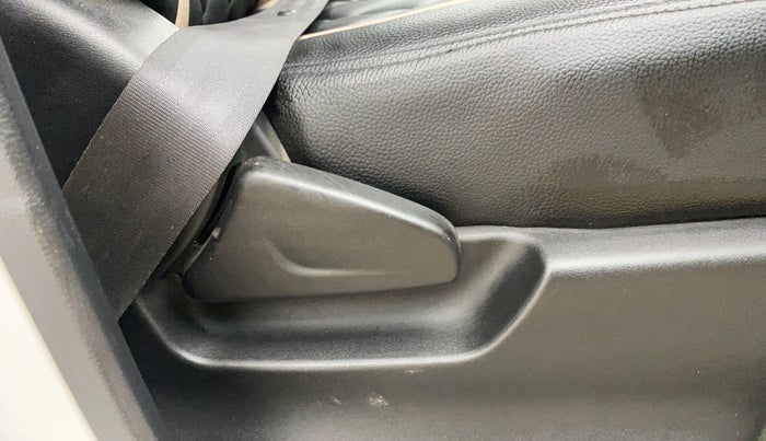 2019 Datsun Redi Go S 1.0, Petrol, Manual, 19,665 km, Driver Side Adjustment Panel