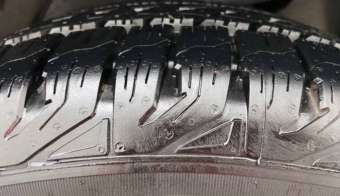 2012 Toyota Fortuner 3.0 AT 4X2, Diesel, Automatic, 1,59,025 km, Right Front Tyre Tread