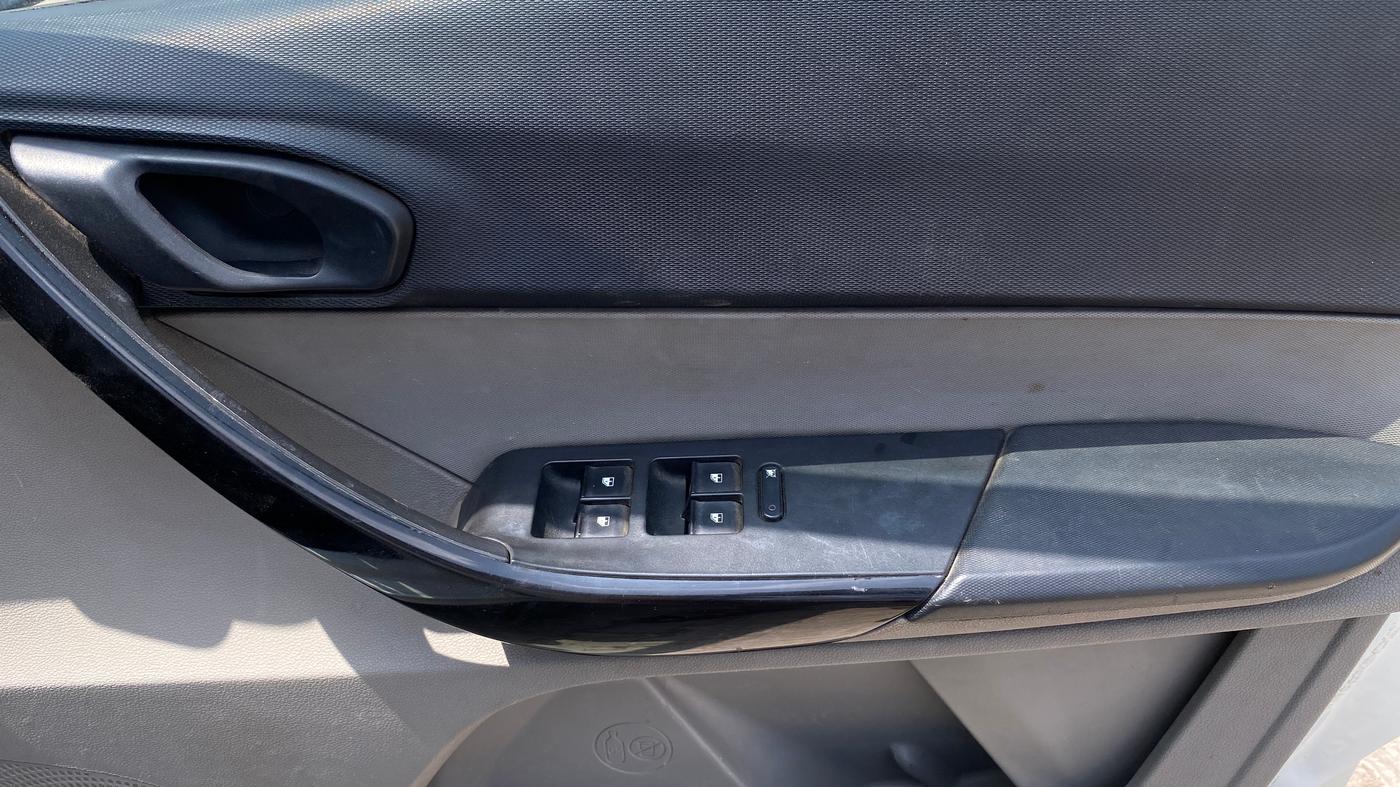 2017 Tata Tiago XTA PETROL, Petrol, Automatic, 70,095 km, Driver Side Door Panels Control