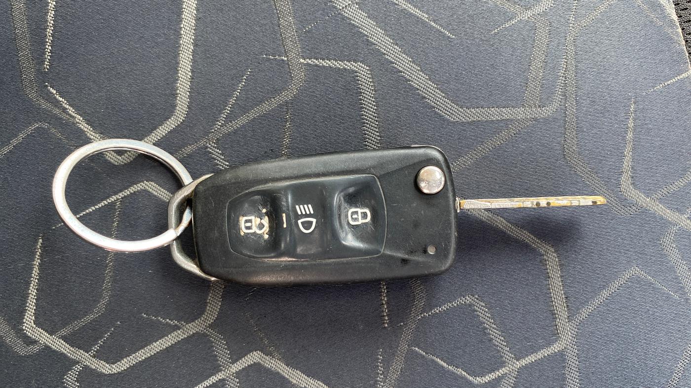 2017 Tata Tiago XTA PETROL, Petrol, Automatic, 70,095 km, Key Close Up
