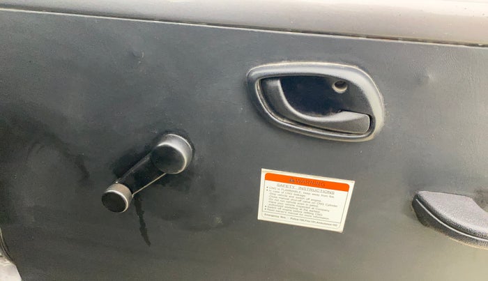 2022 Maruti Eeco 5 STR AC CNG (O), CNG, Manual, 42,135 km, Driver Side Door Panels Control