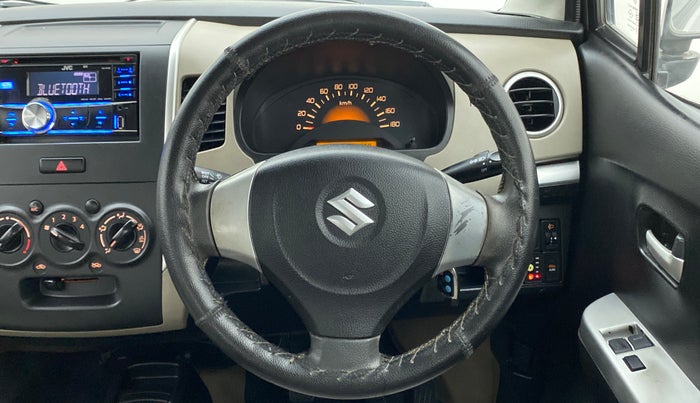 2013 Maruti Wagon R 1.0 LXI CNG, CNG, Manual, 71,367 km, Steering Wheel Close Up