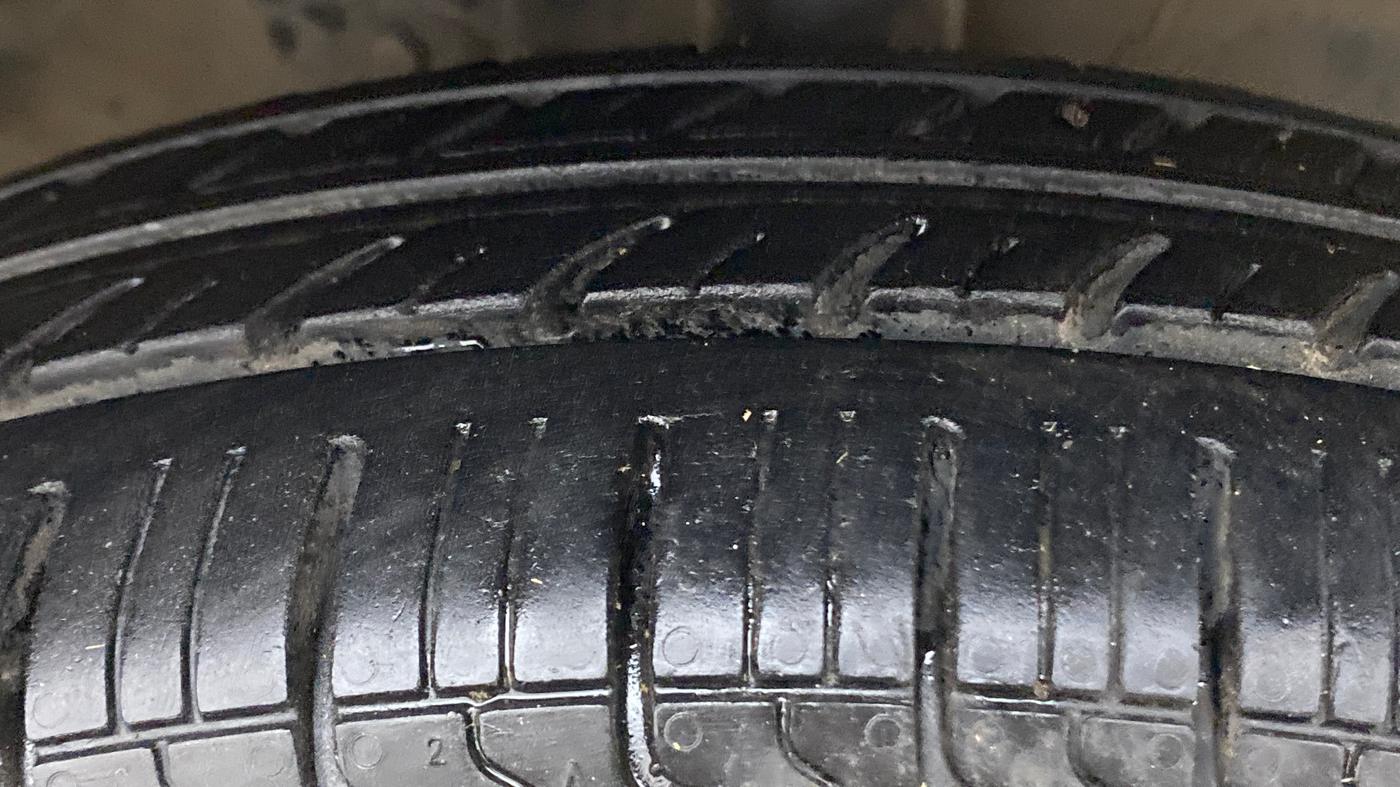 2013 Maruti Wagon R 1.0 LXI CNG, CNG, Manual, 71,367 km, Right Front Tyre Tread