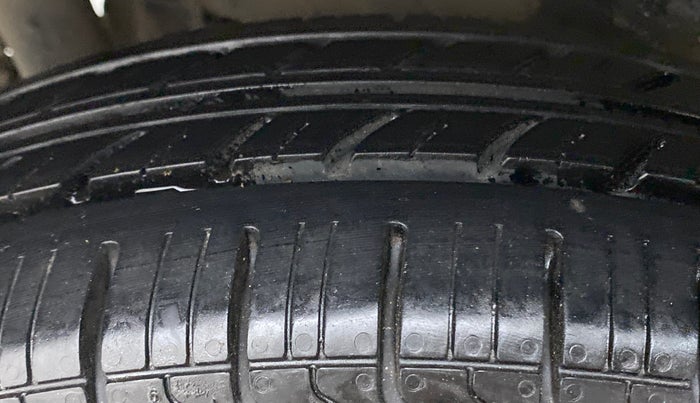 2013 Maruti Wagon R 1.0 LXI CNG, CNG, Manual, 71,367 km, Right Rear Tyre Tread