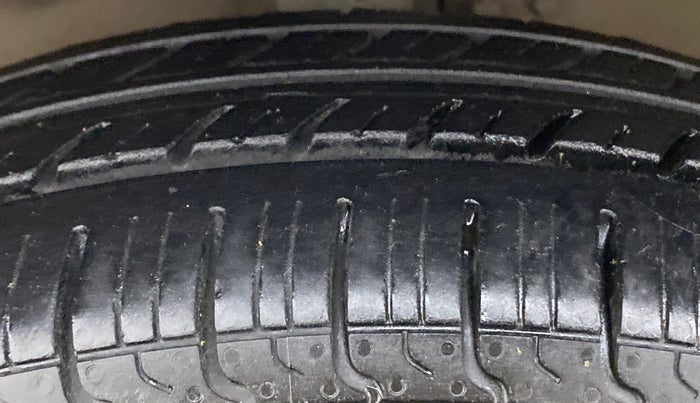 2013 Maruti Wagon R 1.0 LXI CNG, CNG, Manual, 71,367 km, Left Front Tyre Tread
