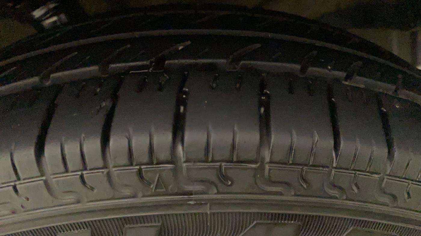 2012 Maruti Wagon R 1.0 LXI, Petrol, Manual, 75,506 km, Left Front Tyre Tread