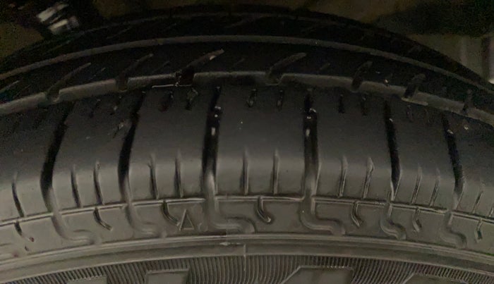 2012 Maruti Wagon R 1.0 LXI, Petrol, Manual, 75,506 km, Left Front Tyre Tread