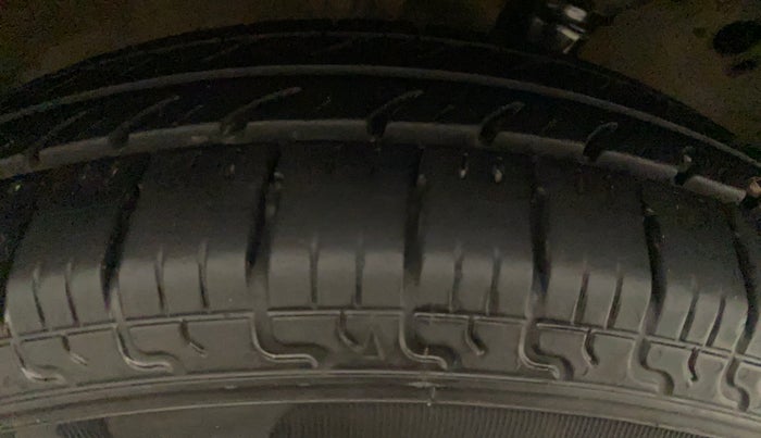 2012 Maruti Wagon R 1.0 LXI, Petrol, Manual, 75,506 km, Right Rear Tyre Tread