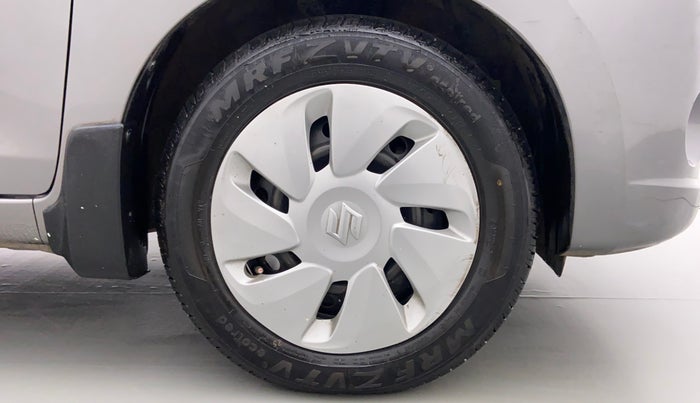 2017 Maruti Celerio VXI CNG D, CNG, Manual, 52,144 km, Right Front Wheel
