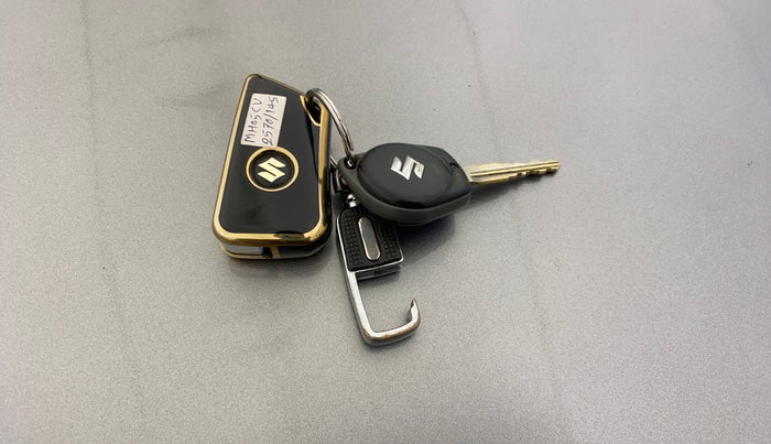 2016 Maruti Wagon R 1.0 VXI, Petrol, Manual, 79,584 km, Key Close Up